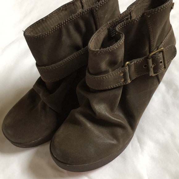 Brown wedge ankle booty - Picture 2 of 3